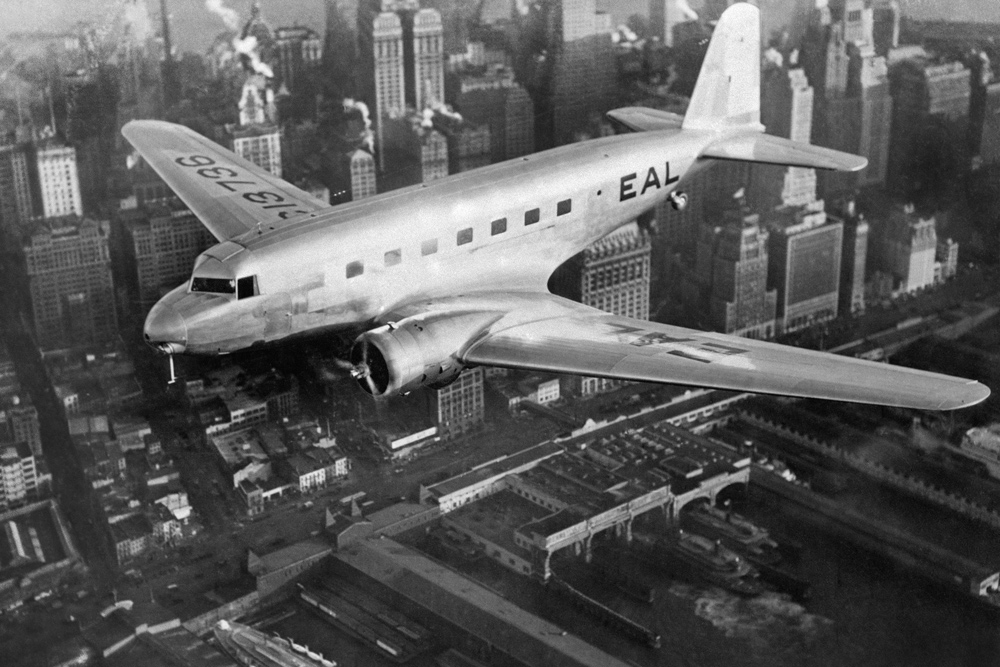 NC13736 over New York City 1935