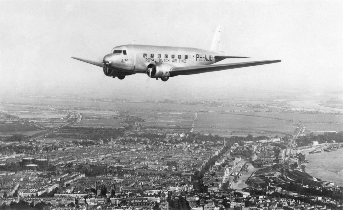  KLM DC-2 (PH-AJU) publicity flight over Rotterdam 