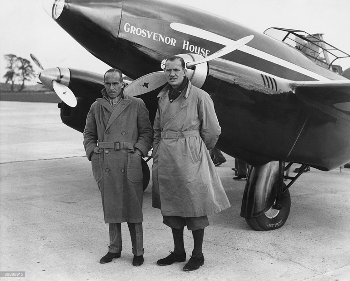  British aviators Charles Scott and Tom Campbell Black with their DH.88 'Grosvenor House' 