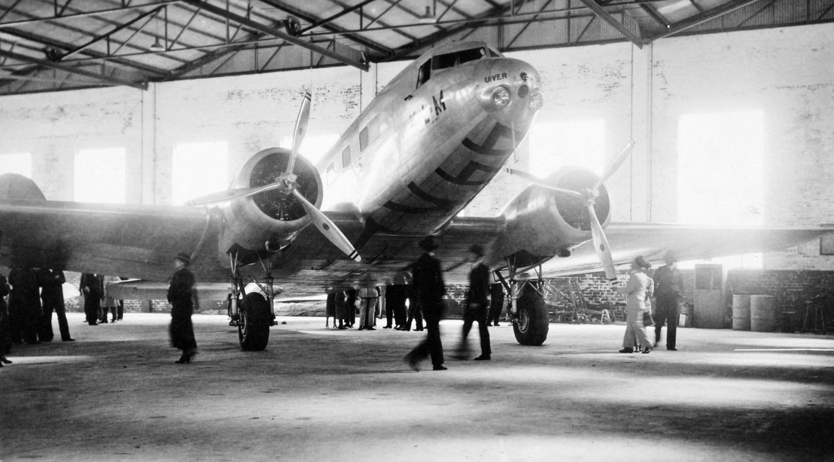  The KLM 'Uiver' DC-2 in the hangar at Laverton (State Library VIC) 