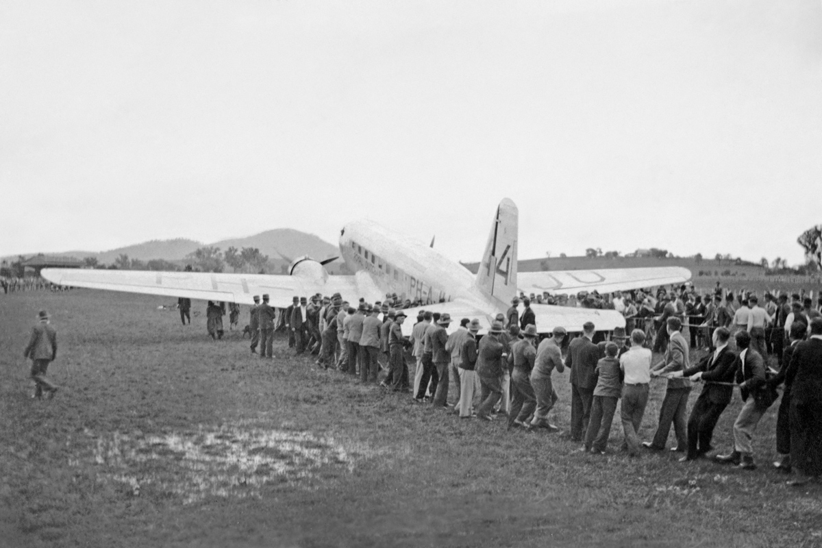  KLM 'Uiver' DC-2 being hauled from mud at Albury Racecourse (ARM-12.998) 