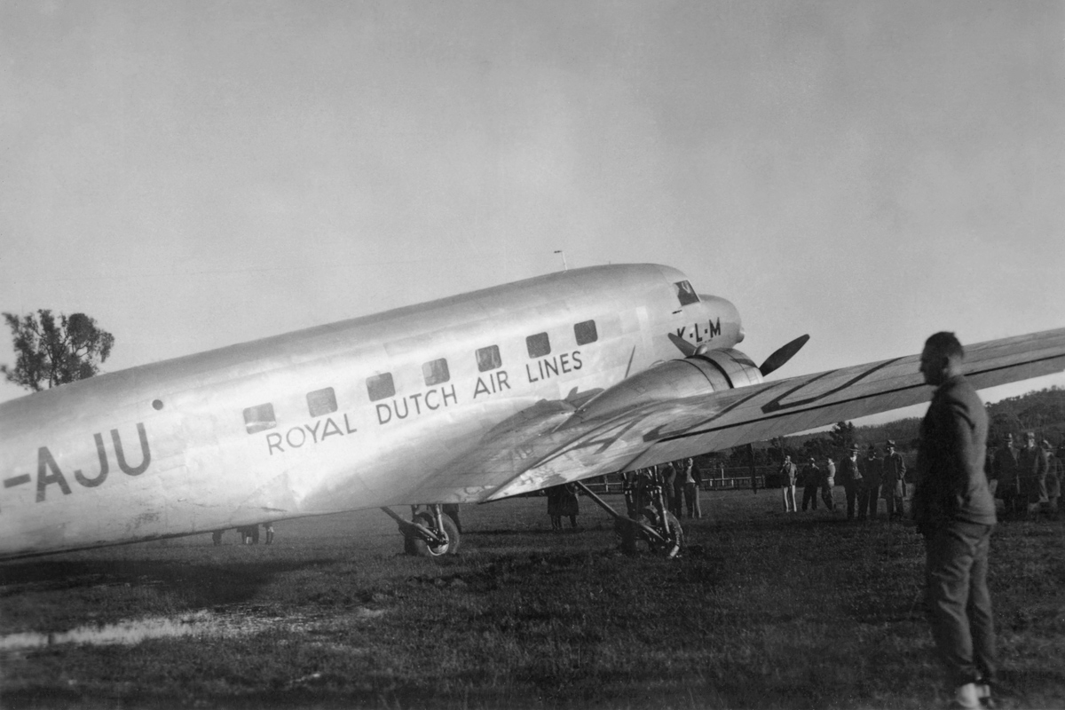  KLM 'Uiver' DC-2 at Albury Racecourse (ARM-5.405.126.d) 