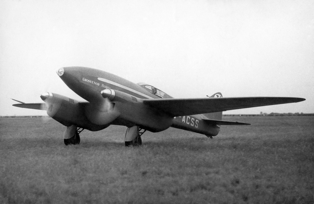  Scott and Campbell Black taxiing after landing at Laverton (State Library VIC) 
