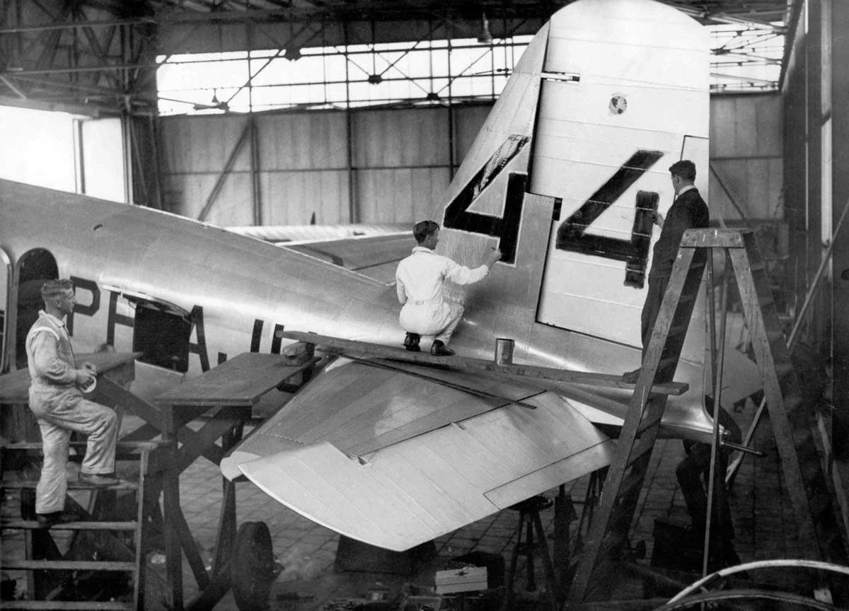  Race markings being painted on the KLM 'Uiver' DC-2 
