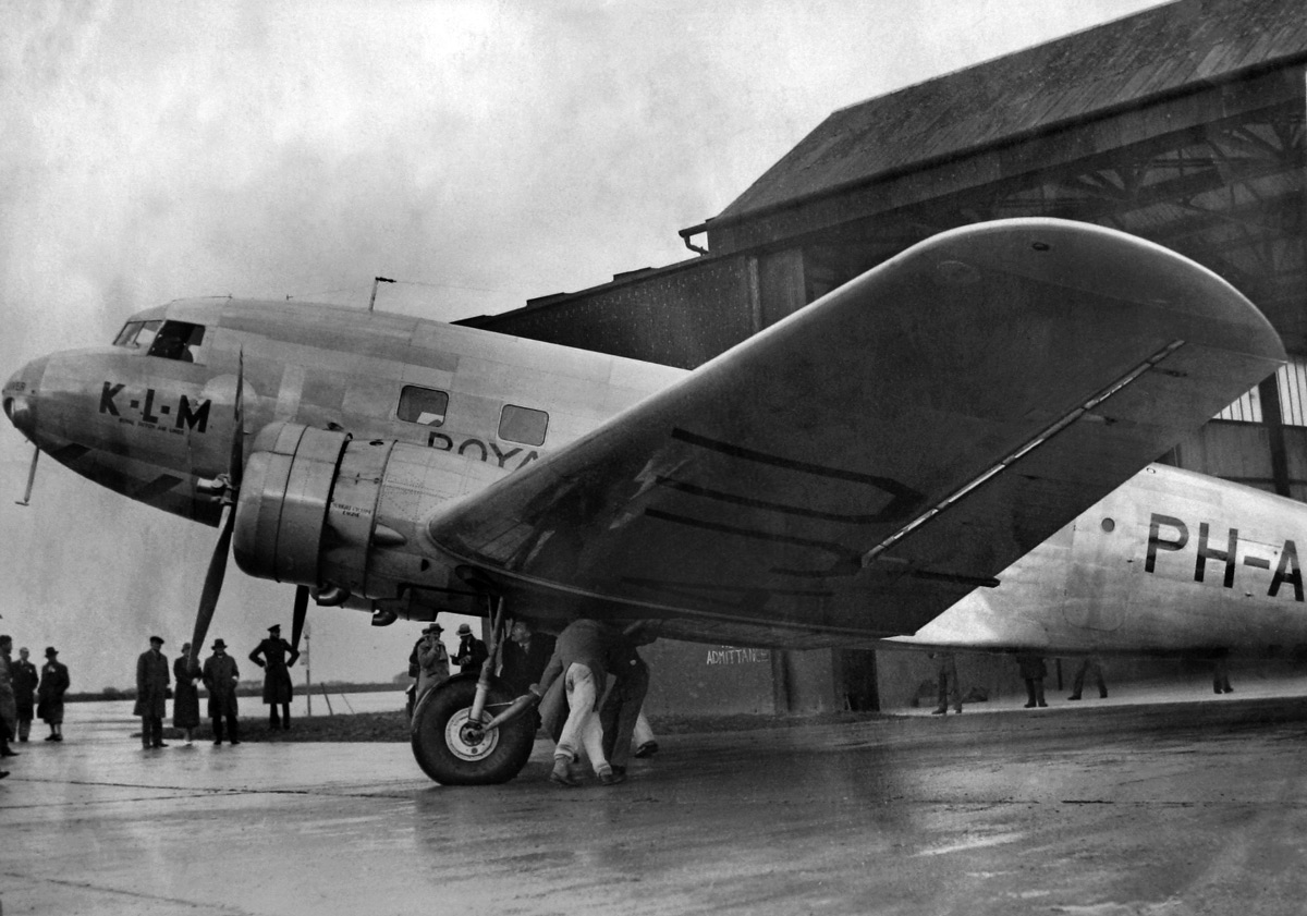  KLM 'Uiver' DC-2 at Mildenhall 