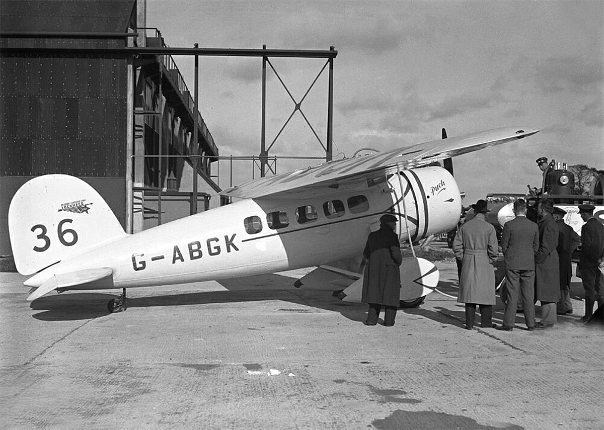  Lockheed Vega 'Puck' flown by Australians Jimmy Woods and Flt Lt Donald Bennett (did not finish) 