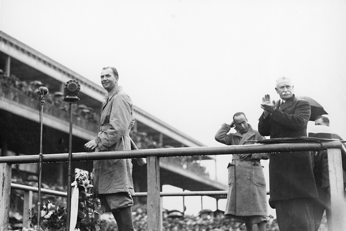  Charles Scott, Tom Campbell Black and Sir MacPherson Robertson on the podium at Flemington Racecourse (State Library VIC) 