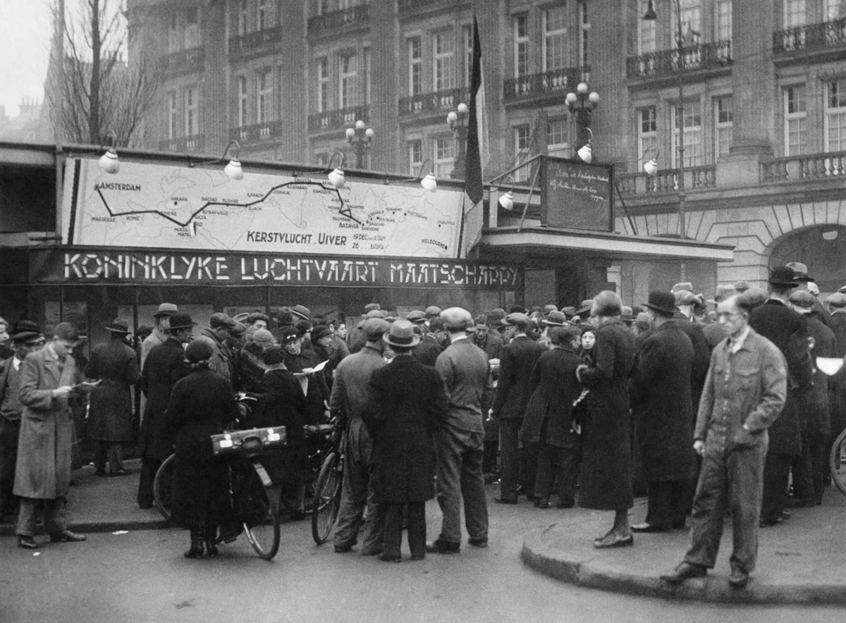  Map in the Netherlands showing the progress of the KLM 'Uiver' during the race 