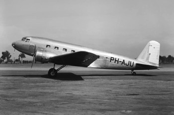  Newly built DC-2 (PH-AJU) at the Douglas factory, Santa Monica, California 