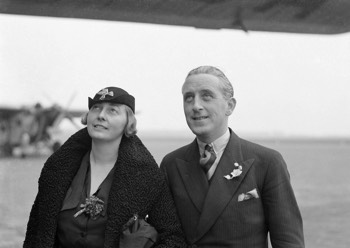  German aviatrix and passenger on the KLM 'Uiver' DC-2, Thea Rasche and KLM manager for Germany, Harry Laponder 