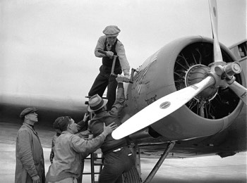  Ground crew with Colonel Roscoe Turner's Boeing 247D at Mildenhall 