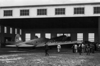  Boeing 247D 'Warner Bros Comet' taxiing into the hangar at Laverton with KLM DC-2 and DH.88 'Grosvenor House' (Lawton/Bishop Collection) 