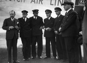  The KLM 'Uiver' DC-2 crew at Mascot aerodrome (Sydney) on the return flight to the Netherlands 