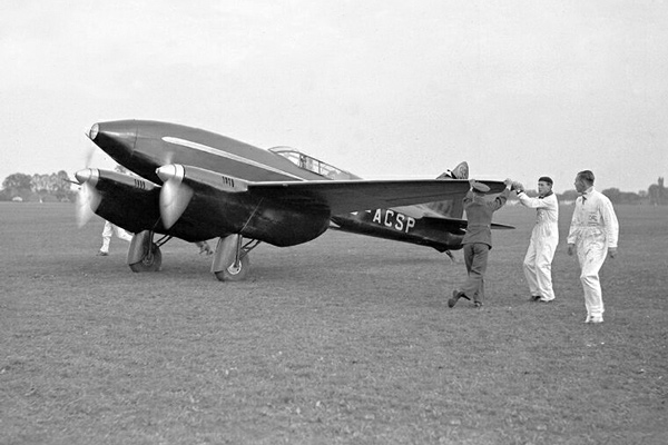 DH.88 Black Magic at Mildenhall